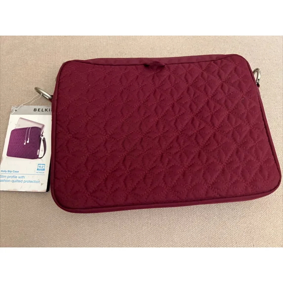RHEA- Belkin Holly Quilted Slip Case Slim Profile For 10.2" Netbooks -New