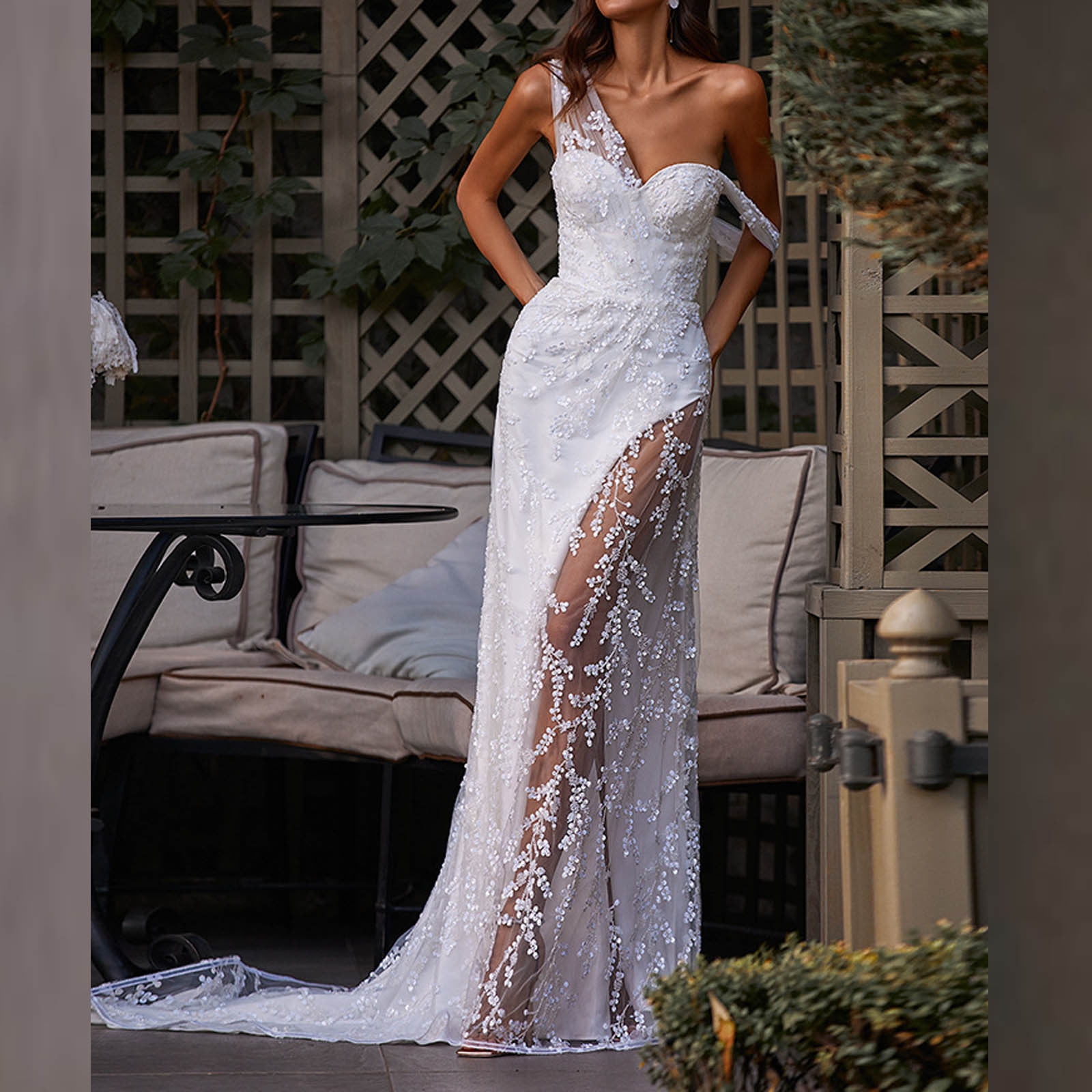 Venus valink Beach Wedding Dress White Bridal Gowns Lace Appliques Train  Casual Backless V Neck Bridal Dress Bridal Accessories Mariage Wedding  Party Supplies : Amazon.co.uk: Fashion
