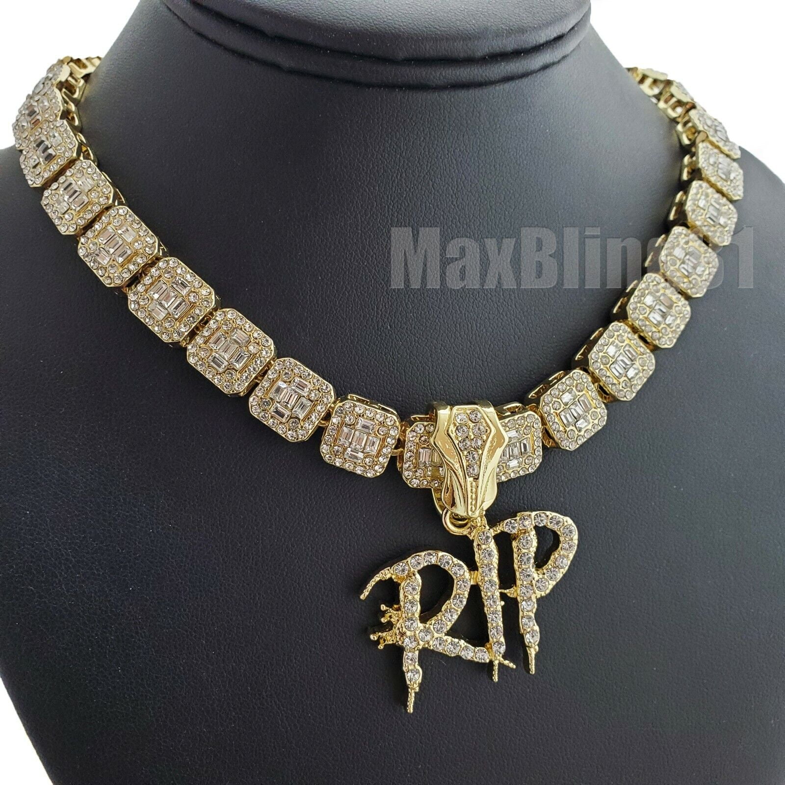 Gold RIP Necklace 's Code & Price - RblxTrade