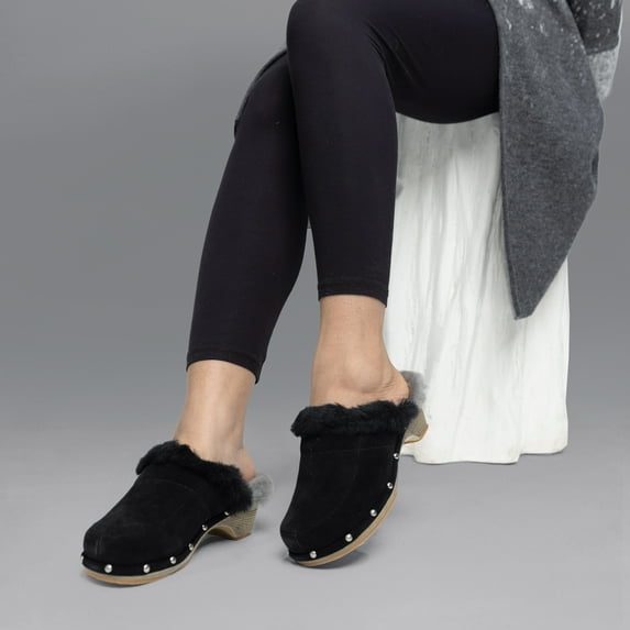 RJ Fuzzies Sheepskin CNS-107-BLACK-10 Ladies Monica Clog, Black - Size 10