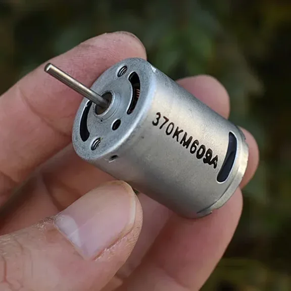 RK-370SD High Speed Mini Carbon Brush Motor 28500RPM 5V 6V 7.4V for DIY Toy Car Boat Model Strong Magnetic Water Gun