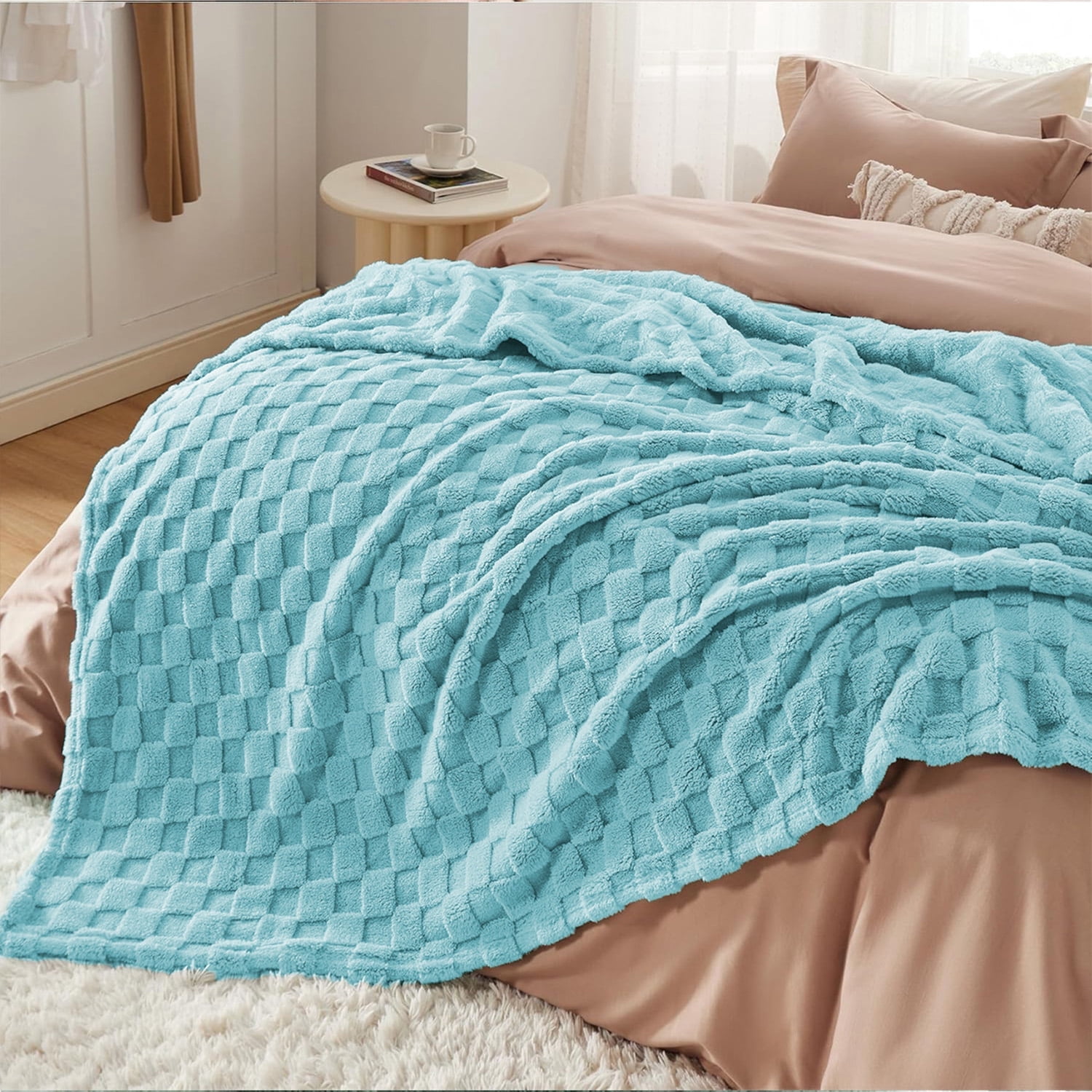 ROSEKIND Super-soft Aesthetic 3D Embossed Checkerboard Fleece Throw Blanket, Reversible Luxury Textured Fuzzy Plush Throw for Couch Bed Sofa, All-season, Lack Blue, 60"x80"