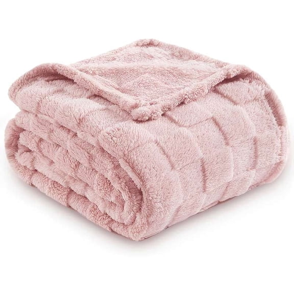 ROSEKIND Super-soft Aesthetic 3D Embossed Checkerboard Fleece Throw Blanket, Reversible Luxury Textured Fuzzy Plush Throw for Couch Bed Sofa, All-season, Peach Pink, 30"x40"