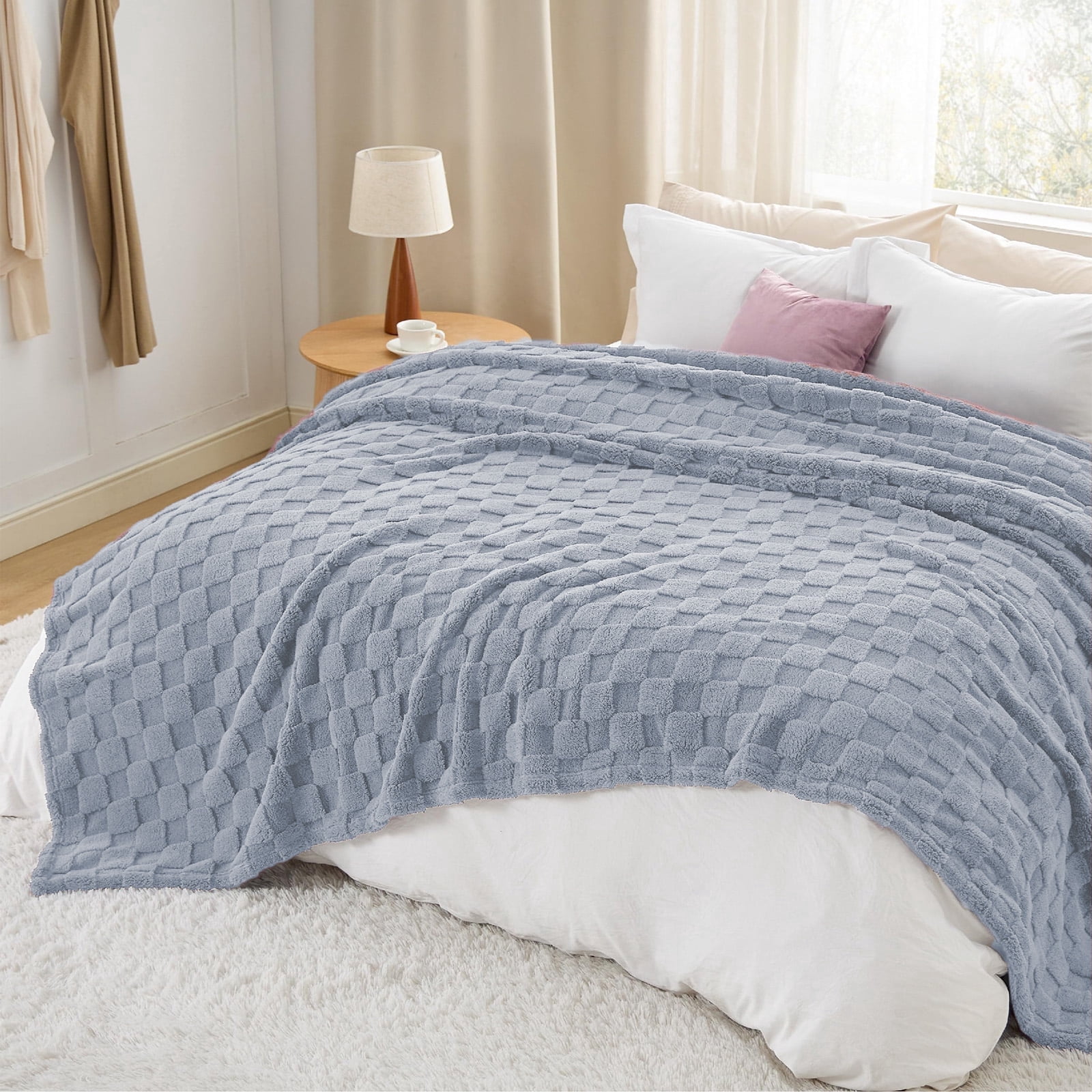 ROSEKIND Super-soft Aesthetic 3D Embossed Checkerboard Fleece Throw Blanket, Reversible Luxury Textured Fuzzy Plush Throw for Couch Bed Sofa, All-season, Blue Grey, 60"x80"