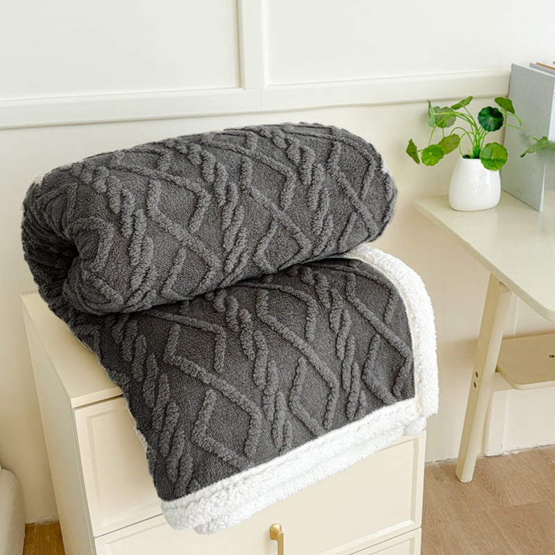 ROSEKIND Luxury Diamond Jacquard Sherpa Throw Blanket, Ultra Soft Reversible Fleece Bed Blanket for Couch & Sofa, Warm & Decorative, 30"x40", Silver Cloud