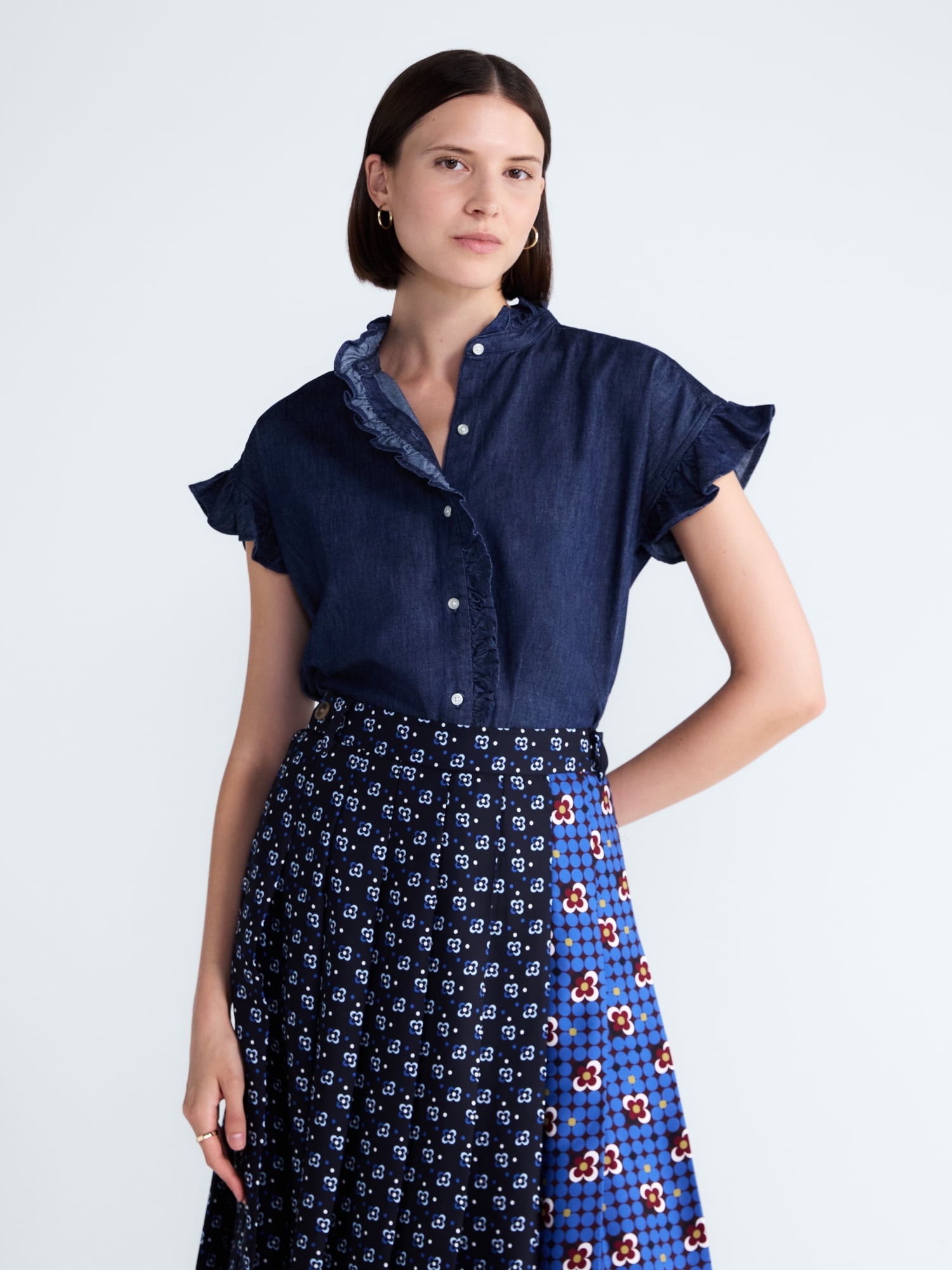 Free Assembly Women's and Women's Plus Ruffle Trim Neck Top with Short Sleeves, Sizes XS-4X