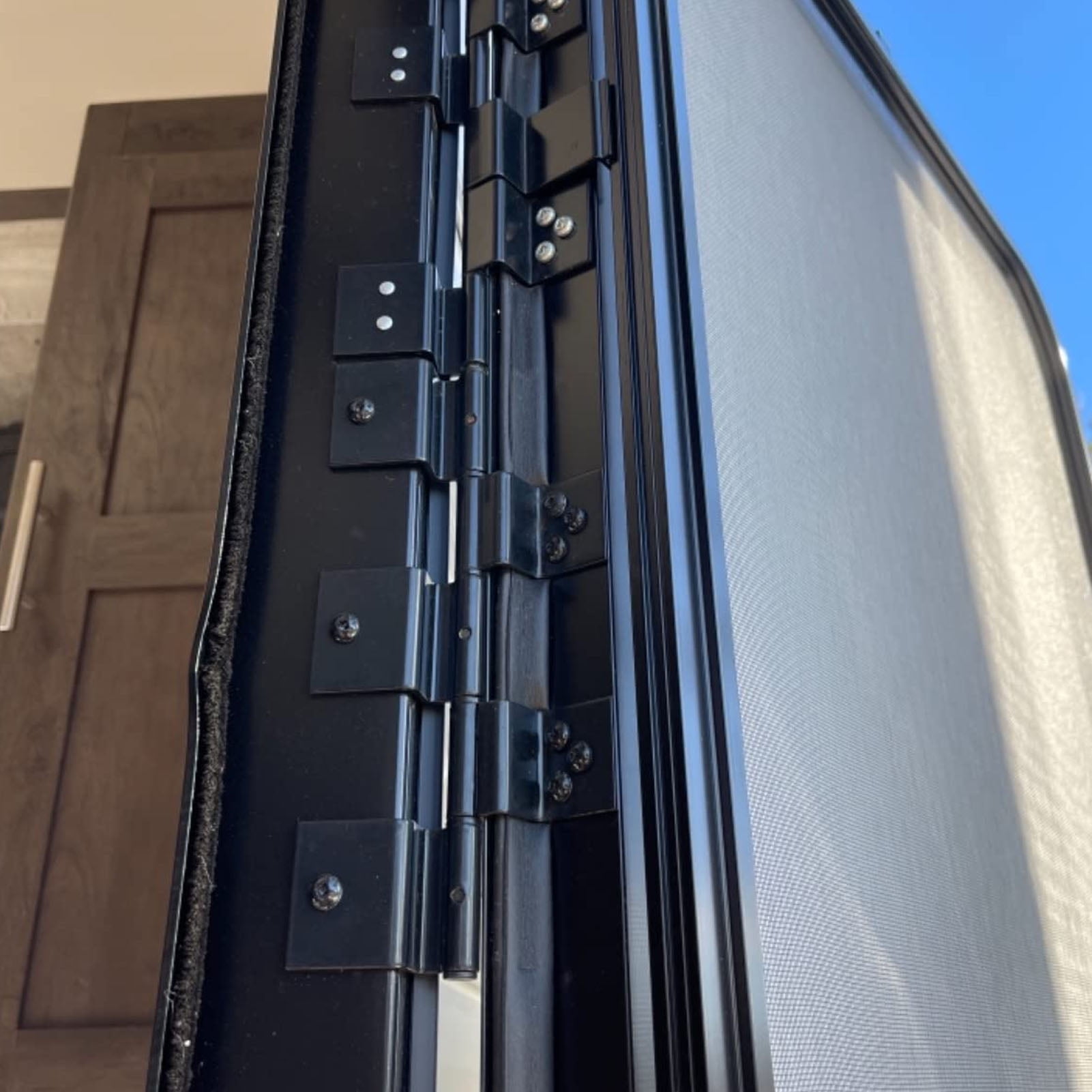 RV Door Parts, Black Rustproof Operation Alloy Steel RV Entry Door