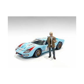 "Race Day 2" Figurine III for 1 24 Scale Models by American Diorama