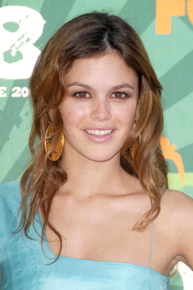 Rachel Bilson (Wearing Amrapali Earrings) At Arrivals For 2008 Teen Choice Awards Canvas Art - (16 x 20)