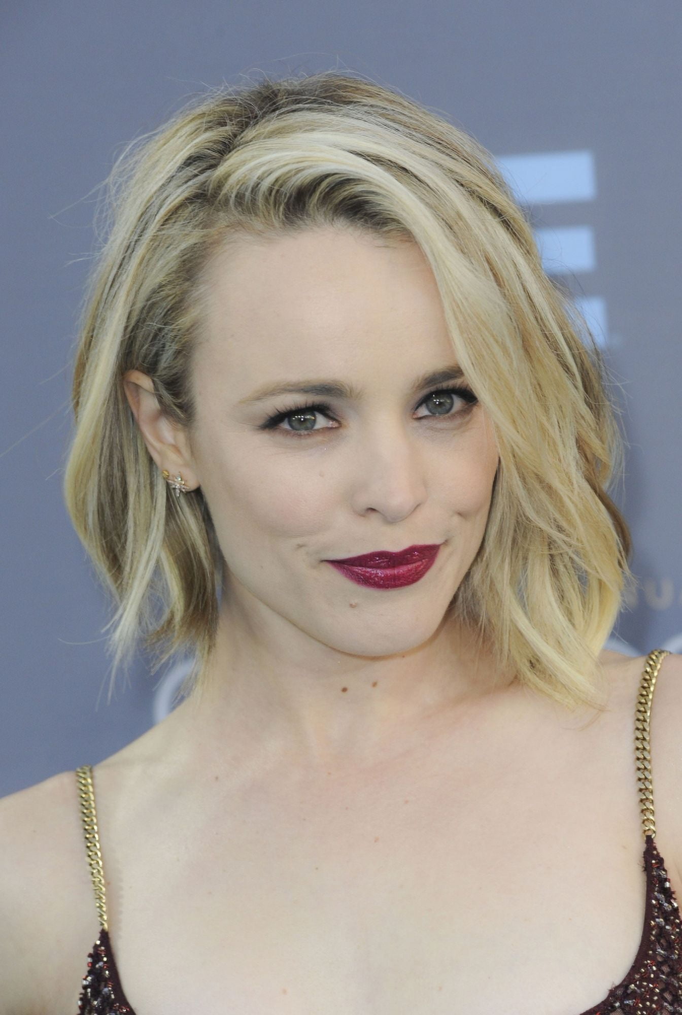 Rachel Mcadams At Arrivals For 21St Annual Critics Choice Awards - Part 2 Canvas Art -  (16 x 20)