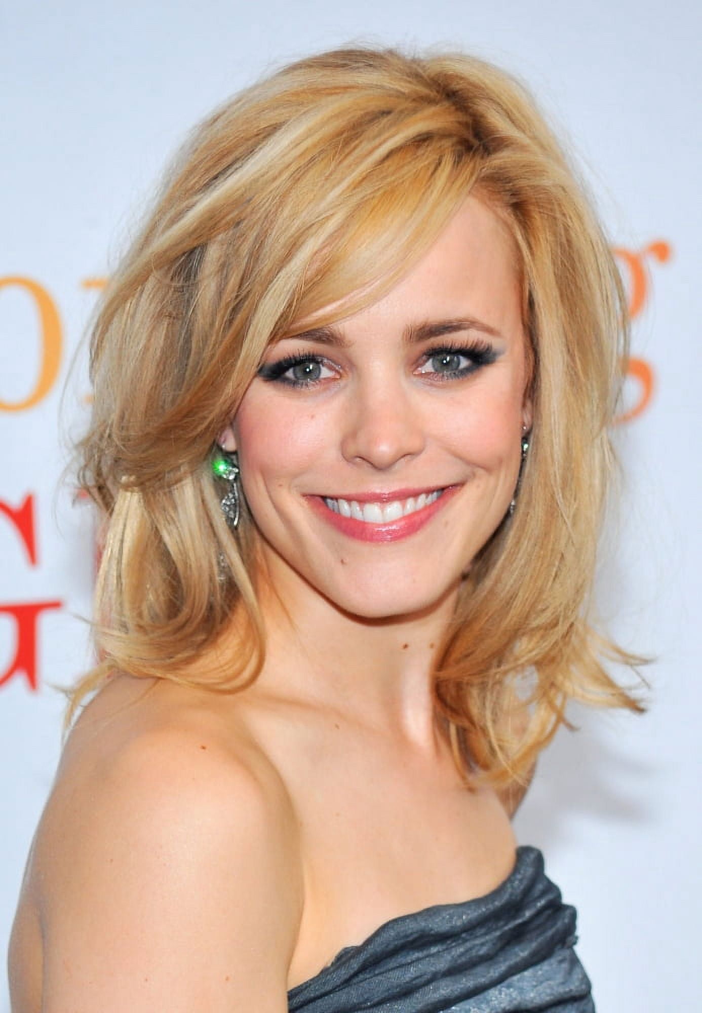Rachel Mcadams At Arrivals For Morning Glory World Premiere Canvas Art - (16 x 20)