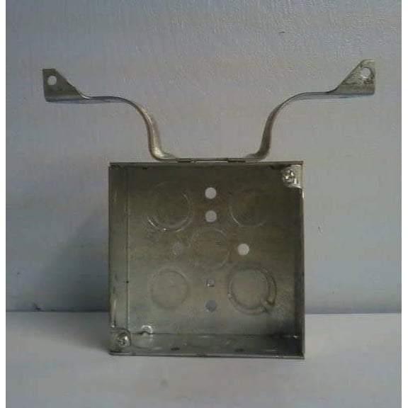 Raco Square Box 21.0 Cu In 6 Side Knockouts 1/2 " Steel Bulk