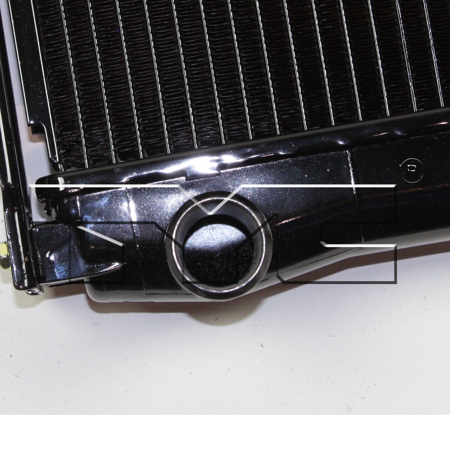 Radiator Fits 2003 Saturn Vue