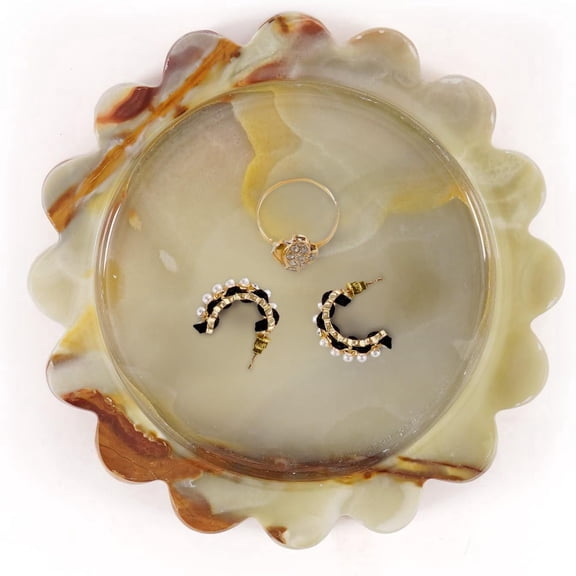 Radicaln Marble Jewelry Dish 5.5 inch Handmade Green Ring Dish, Stone Trinket Tray, Key Holder, Decorative Candle Plate for Friends, Sisters, Daughter & Mother, Scallop Marble Tray