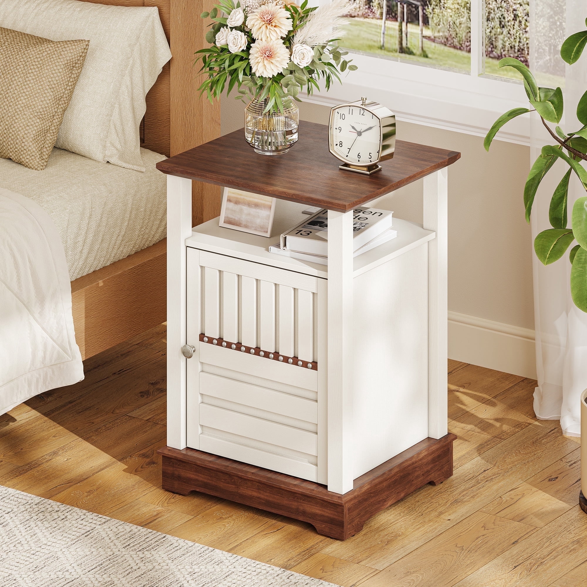 Raffe Table Raffle Pinker Farmhouse End Table with Charging Station, 18