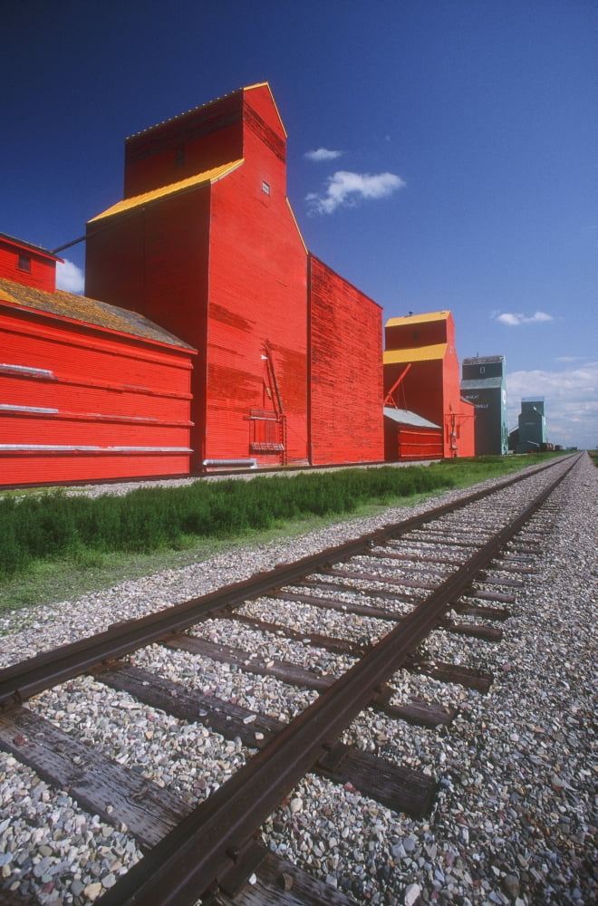 Railway Track And Prairie Grain Elevator Canvas Art - Bilderbuch Design Pics (11 x 18)