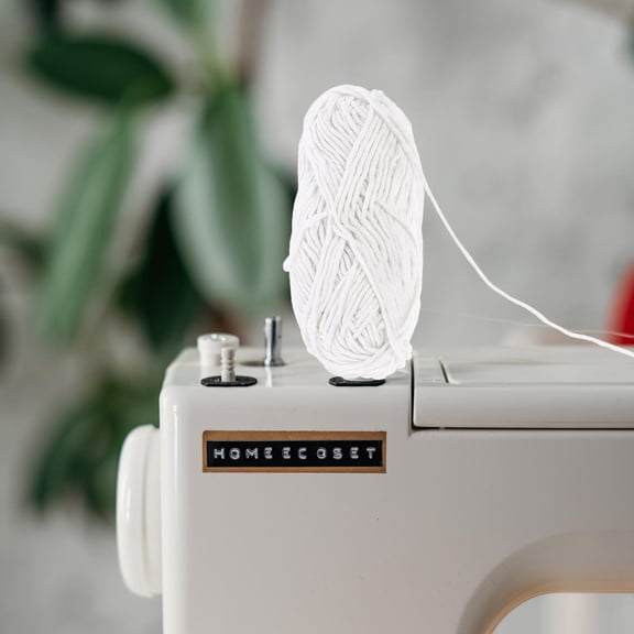 Raindrops Professional Glow in The Dark Yarn for Knitting Breathable White Polyester Crochet Thread