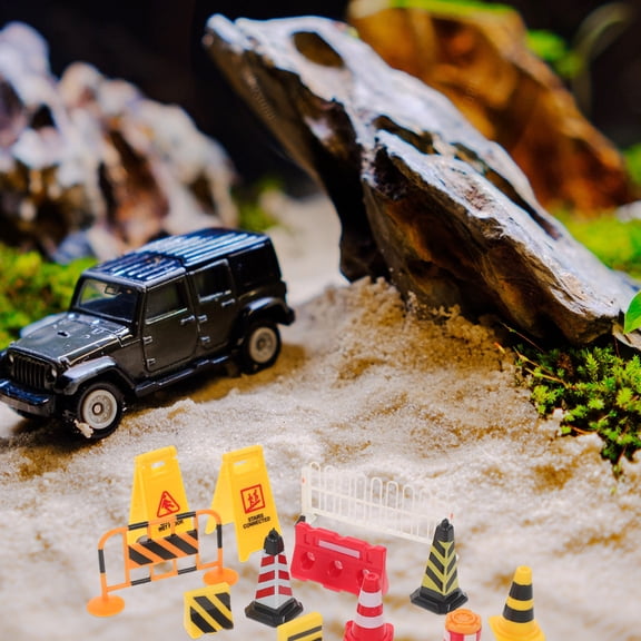 Raindrops 1 Set of Mini Traffic Road Block Models Street Sign and Barricade Toys