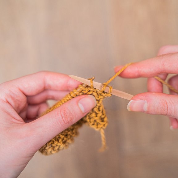 Raindrops 1Set Wooden Knitting Rod and Shuttle for Weaving Sweaters Scarves and Tapestry Crafts