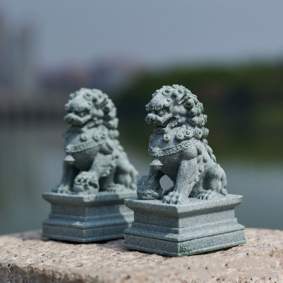 Raindrops 2 Pcs Statue Miniature Lion Decoration Little Ornaments Office