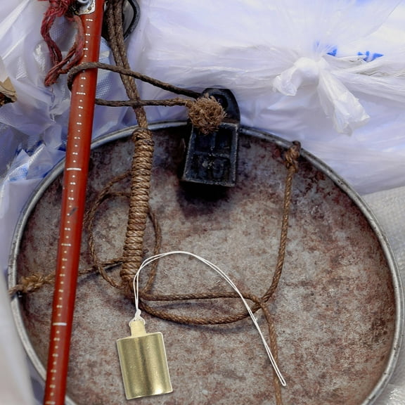 Raindrops Mechanical Weighing Scale for Food and Luggage with Golden Color and Iron Copper Material 7.08 inches