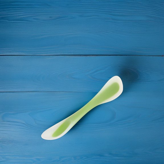 Raindrops Silicone Dough Scraper and Cake Cream Spatula Multi-Purpose Pastry Tool for Baking and Kitchen Use, Practical Home Bakery Gadget (Green)