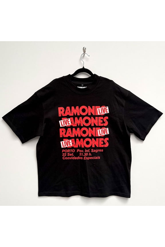 Ramones Unisex Oversized Boxy T-Shirt Concert (Black) (Medium)