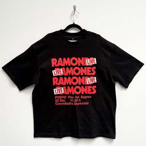 Ramones Unisex Oversized Boxy T-Shirt Concert (Black)