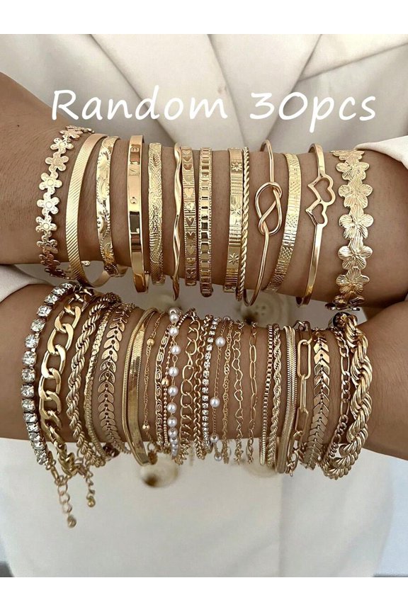 Random 30 Pieces 30-Piece Bohemian Layered Bracelet Set With Daisies