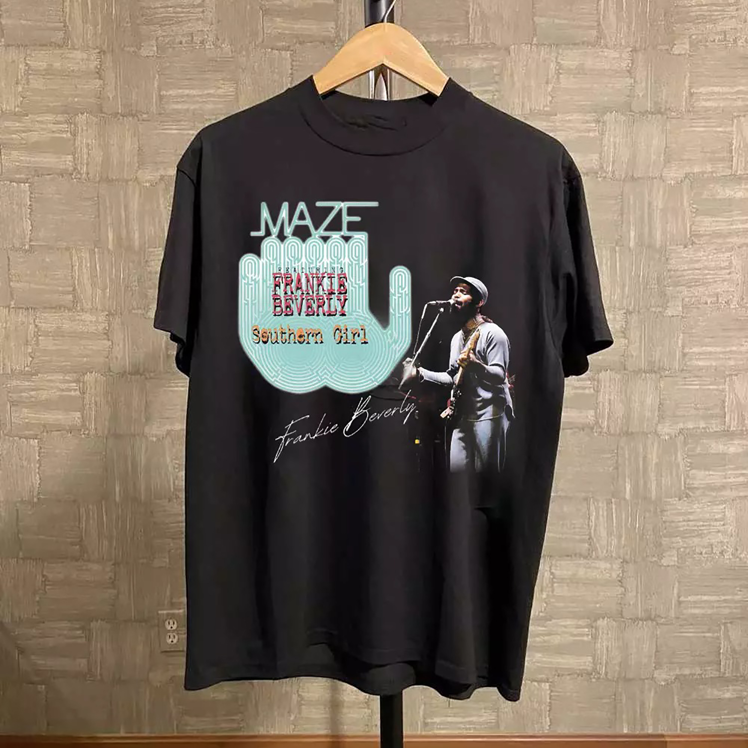 Rare Maze Featuring Frankie Beverly Southern Girl and Signature Tshirt