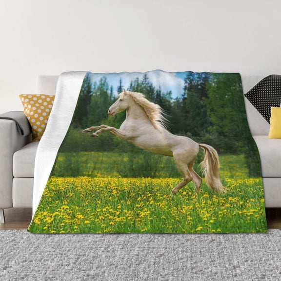 Rateoe Horse Rearing Up In The Field Pattern Flannel Throw Blanket, Ultra-soft Blanket for Bed, Couch, Car, Hypoallergenic Anti-pilling blanket-