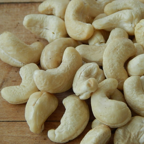Raw Cashews, 320 ct - 5LB