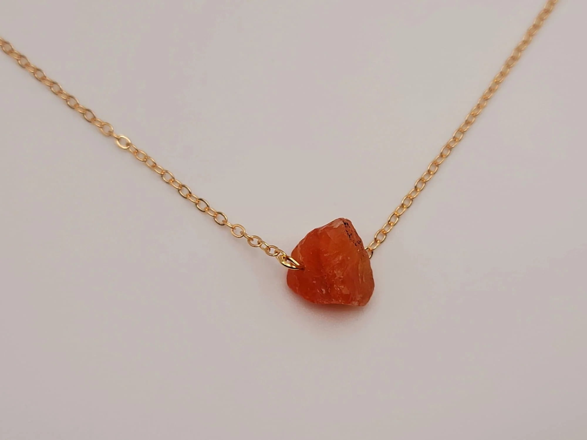 Quartz Red Carnelian Raw Stone Pendant, For Healing, 18GM at Rs 1500/kg in  Jaipur