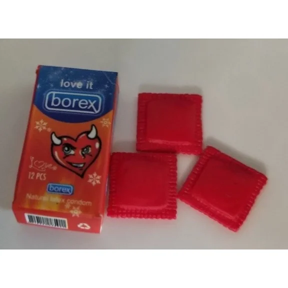 Rc 1/10 Scale Miniature Red Condoms Rubbers Rock Crawler Truck Garage Accessory