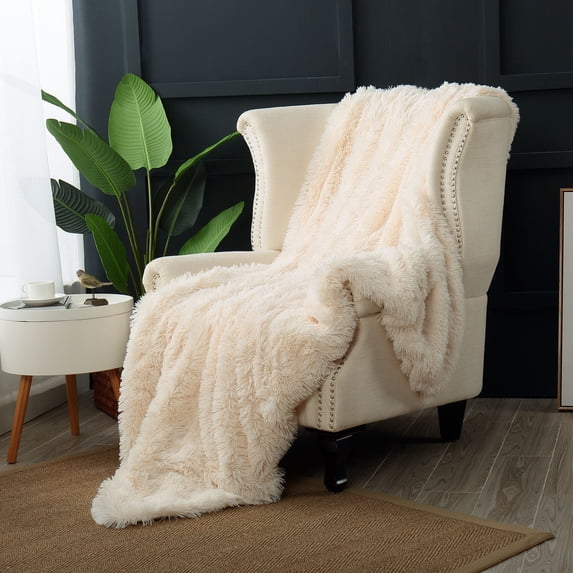 Reafort Luxury Long Hair Shaggy PV Fur Faux Fur Oversized Throw Blanket (Cream, 60"X70" Throw)