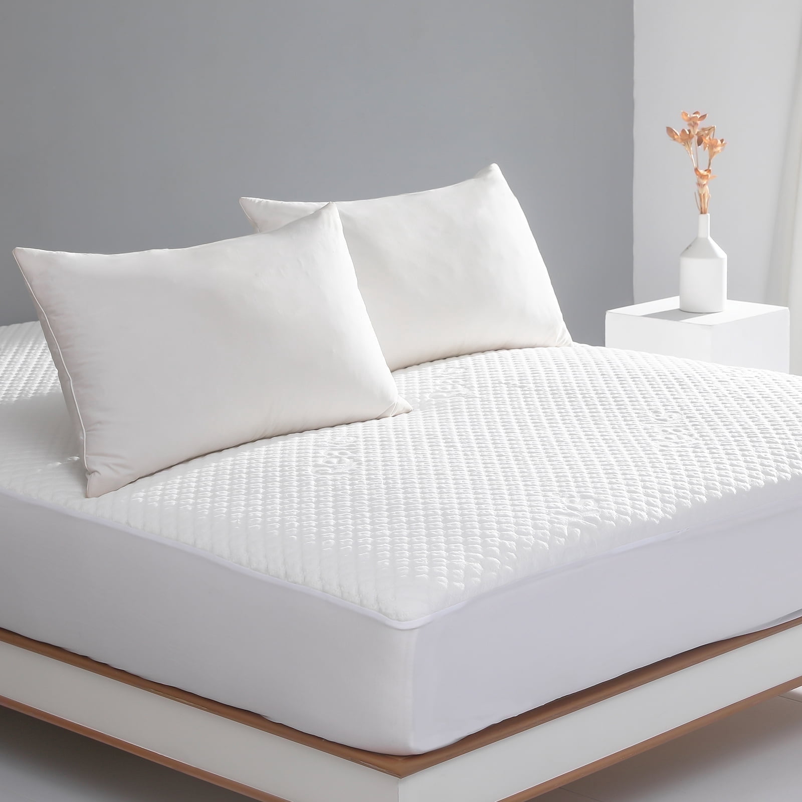 Reaks King Size Waterproof Mattress Protector, Rayon from Bamboo Cooling 3D Air Mattress Cove Pad 18" Deep Pocket