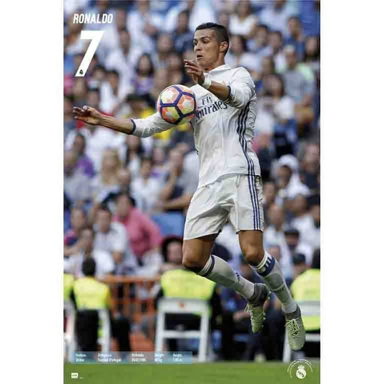 Real Madrid Ronaldo-Action Official Soccer Player Poster 2015/16 - Buy  Online