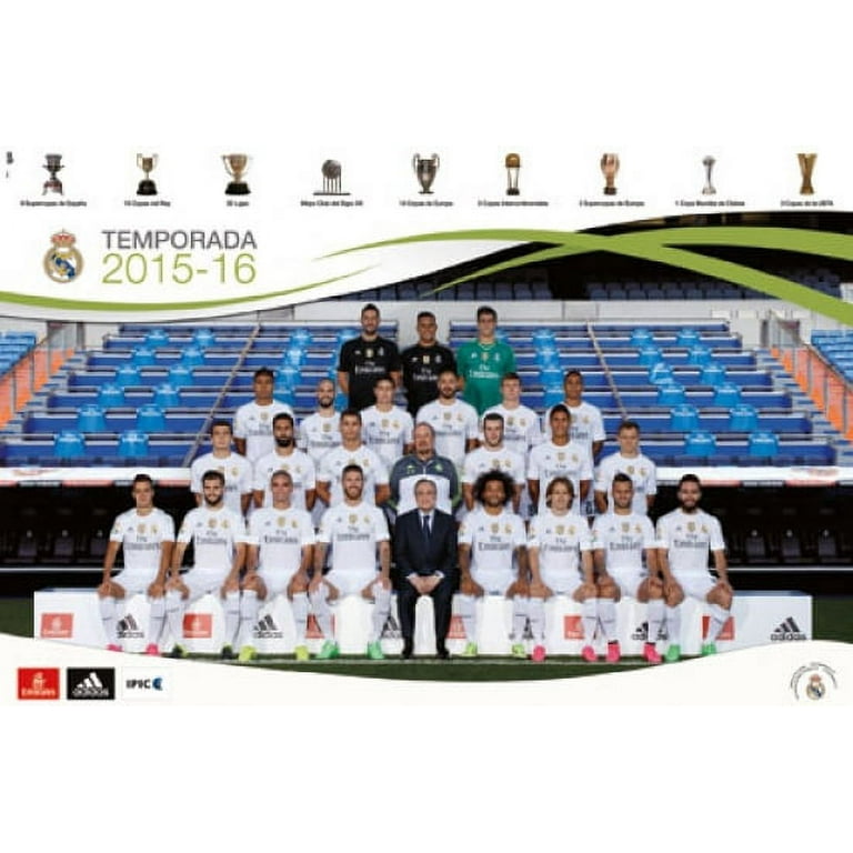 Real Madrid - Team 15 Poster Print (34 x 22)