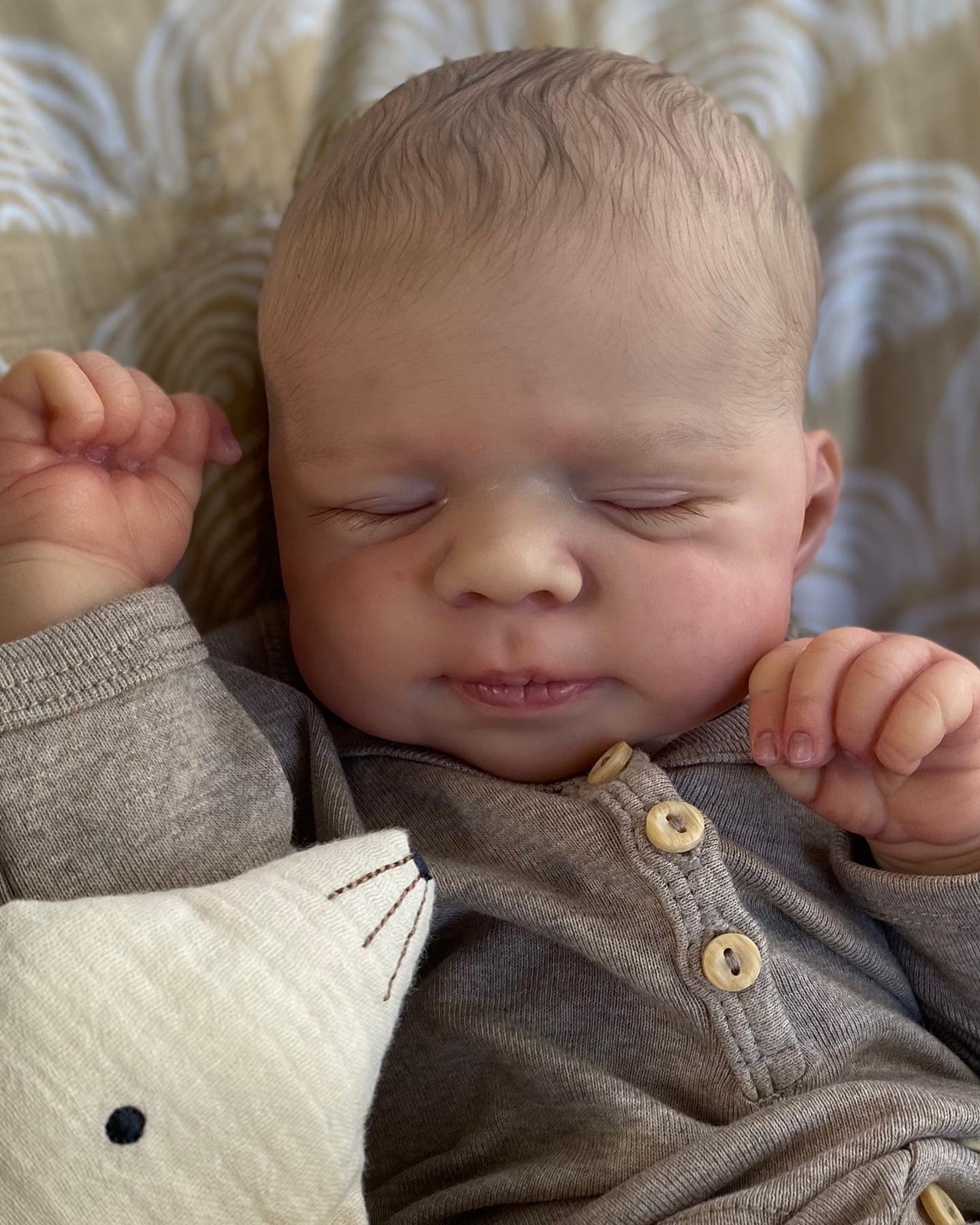 Realistic Reborn Baby Dolls-18-inches Poseable Sleeping Real Life Baby Dolls Soft Cloth Body Handmade Real Life Baby with Box Gifts for 3+ Years Old Kids