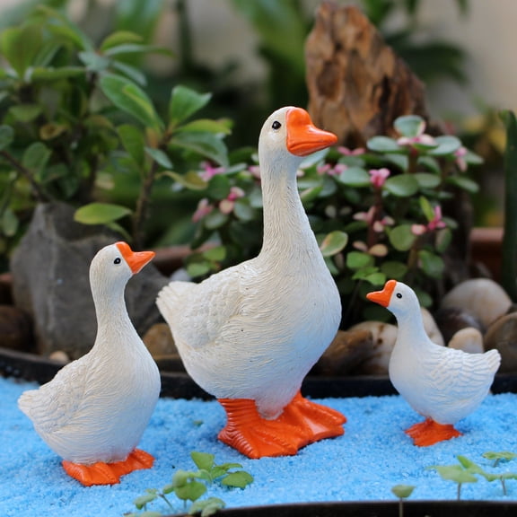 Realistic White Goose Family Figurines, Resin Garden Statues for Patio, Lawn, Yard and Pond Decor, Set of 3