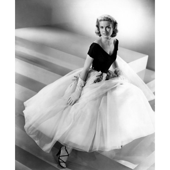 Rear Window Grace Kelly 1954 Photo Print (16 x 20)