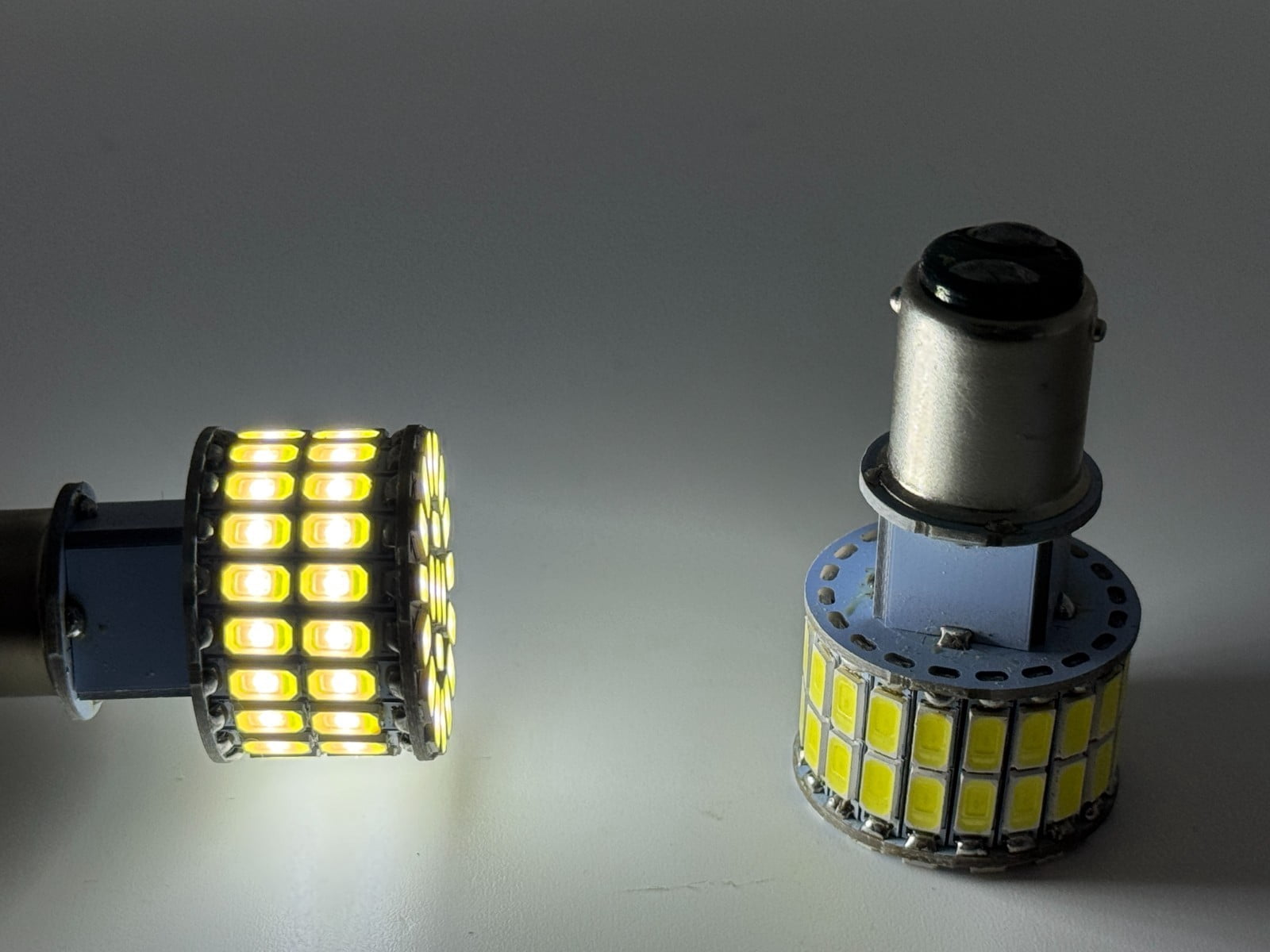 Rebaydo 2pcs 1158 LED Miniature Bulb 12 Volt BA15D Base 60 SMD (Color ...