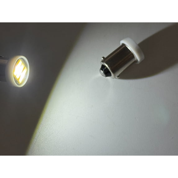 Rebaydo 2pcs 51 Miniature BA9S Base 8 to 9 Volt LED Bulb T3 1/4 (Color:White 6000K;)