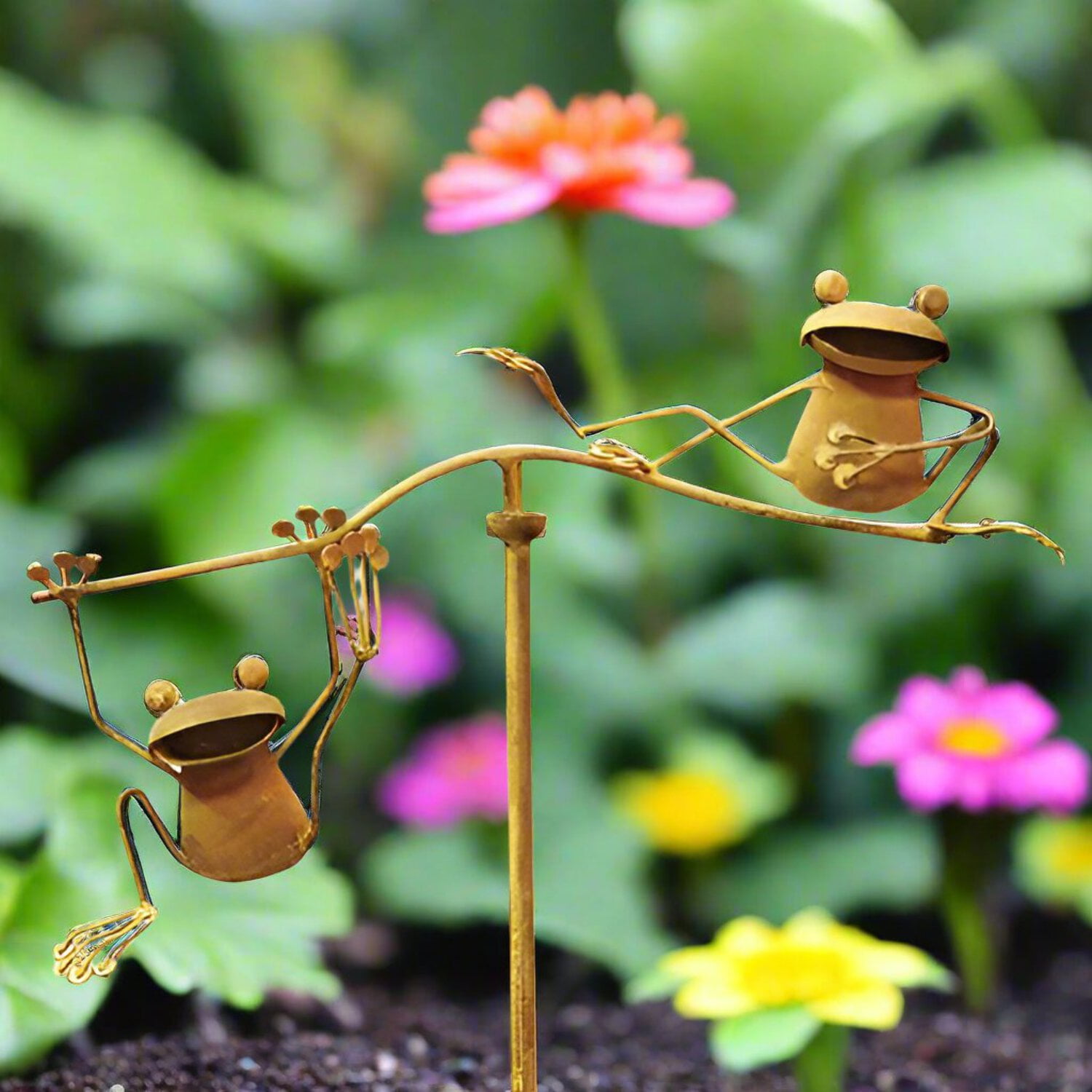 Whimsical Copper Frog Balancing Yard Art, 25-inch