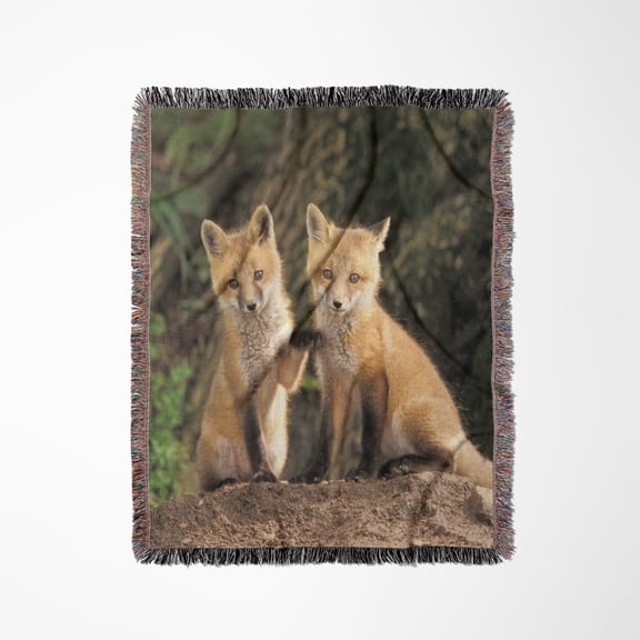 Red Fox Pup In Front Of Den - Na02 Aje0310 - Adam Jones, Woven Blanket