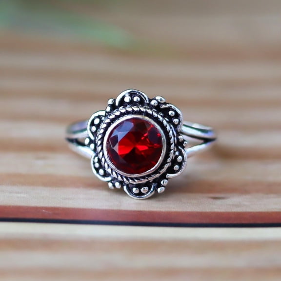 Red Garnet Ring, Floral Ring, 925 Silver Ring, Crystal Ring, Minimalist Ring, Vintage Ring, Boho Ring, Dainty Ring, Romantic Ring, Gift Item