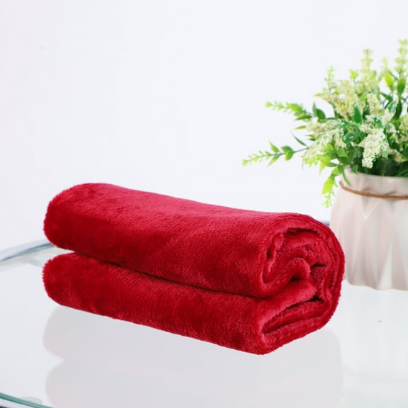 Red Solid Color Fleece Blanket – Ngheia Warm Flannel Throw for Sofa, Bed & Travel, Soft Nap Blanket for Cold Nights, Machine Washable & Gift Ready for Holidays