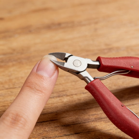 Red Stainless Steel Eagle Beak Nail Clipper, Precision Curved Blade Heavy-Duty Cutter for Thick Fingernails & Toenails, Ergonomic Handle Manicure Pedicure Tool