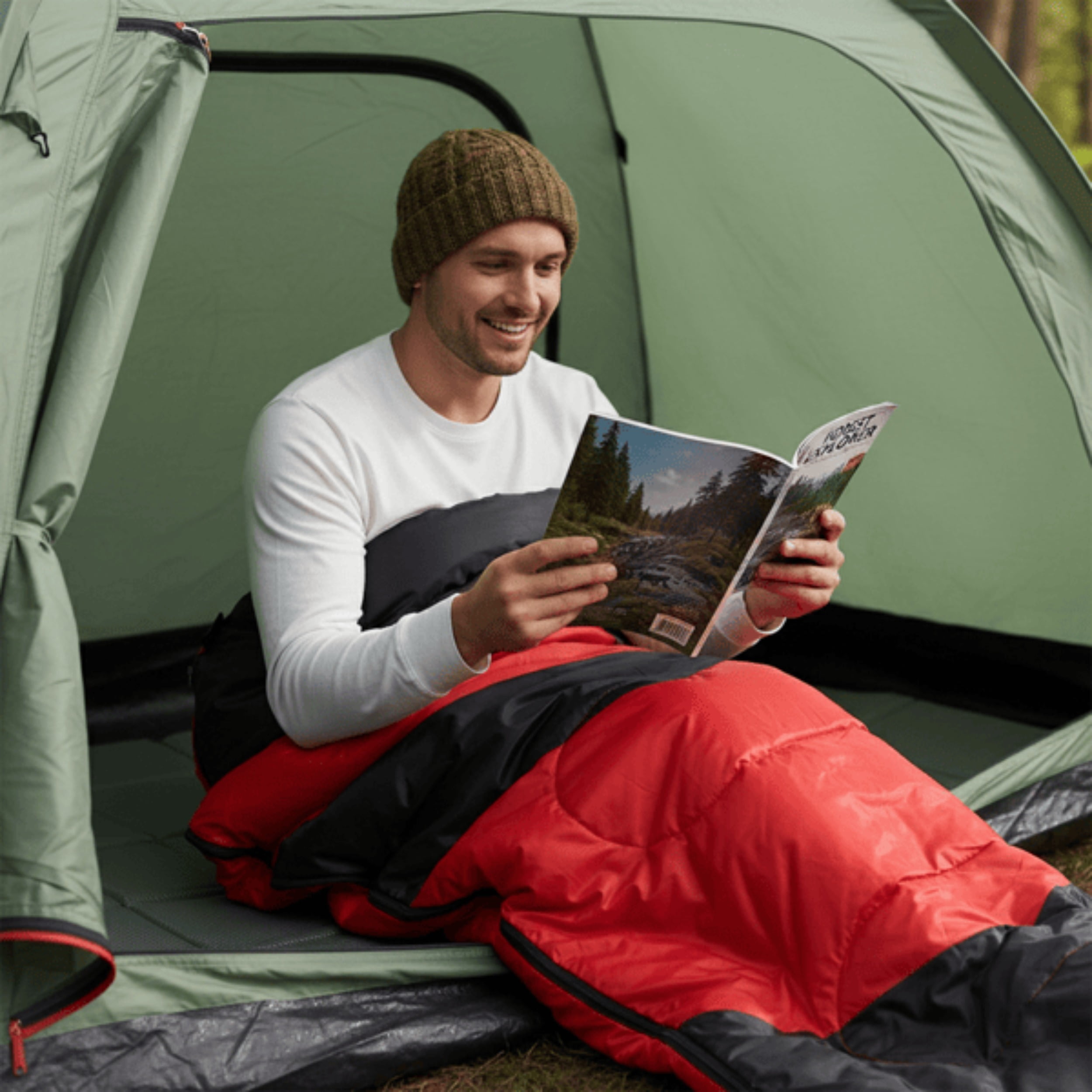 Red Waterproof Envelope-style Sleeping Bag, Compact and Lightweight Sleeping Bag, with A Storage Bag, Easy To Clean, Small and Portable, Suitable for Outdoor Hiking, Midday Rest, and Travel.