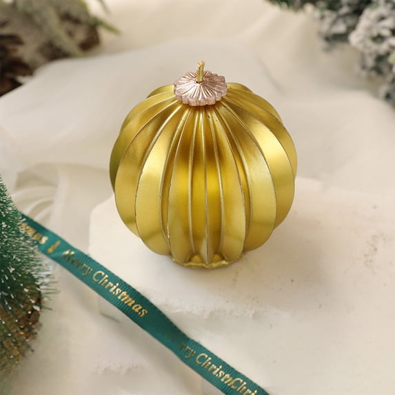 Red and Green Christmas Ball Candle Set, Scented Spherical Ornament for Home Decoration and Holiday Ambiance